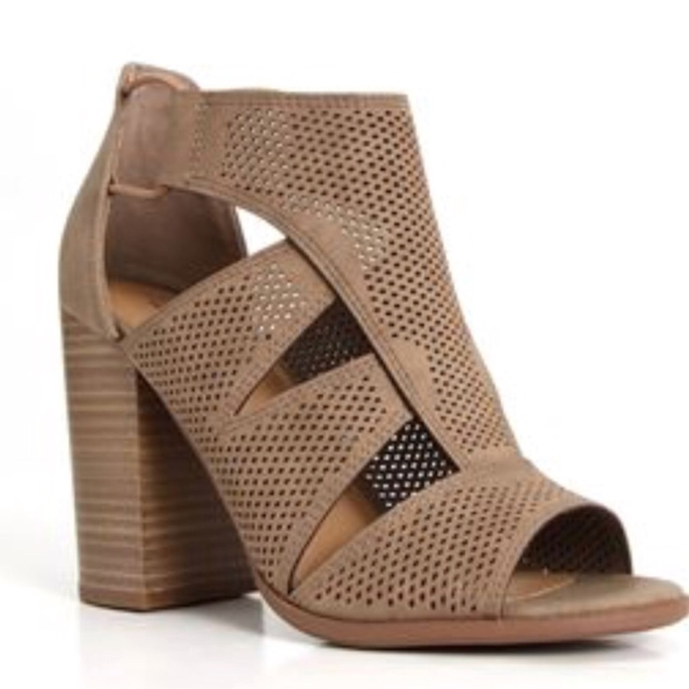 Lt. Taupe Peep toe perforated strappy chunky heels - Picture 2 of 4